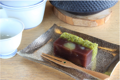 お煎茶とお菓子